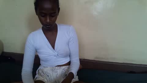 littlesandie online show from March 7, 12:45 pm