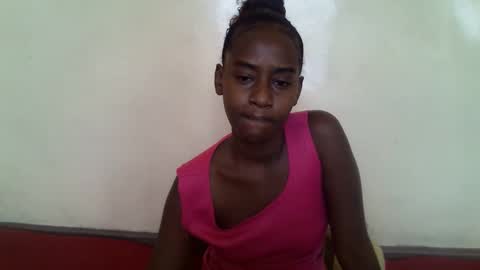 littlesandie online show from November 20, 5:29 am