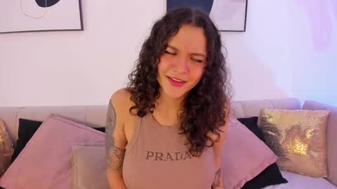 Snapshot of littlesoffi_gh chatting on February 19, 2:34 pm online show from February 19, 2:34 pm