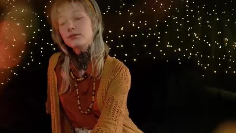 Niki  free tg channel with some photos gifs and info about streams  online show from February 22, 11:42 am