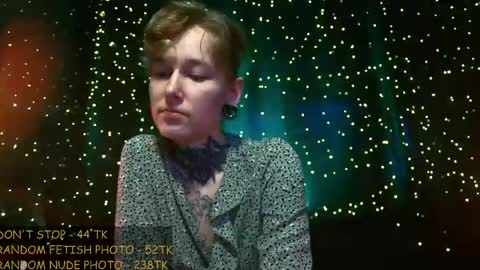 Niki  free tg channel with some photos gifs and info about streams  online show from May 23, 1:48 pm