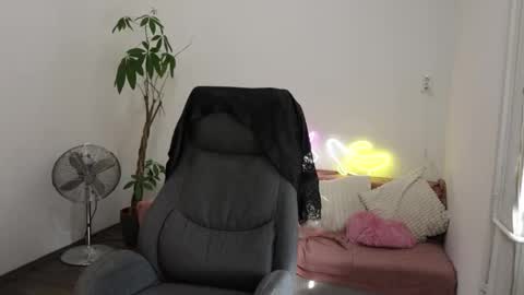 littlestellaspark online show from October 30, 11:11 am