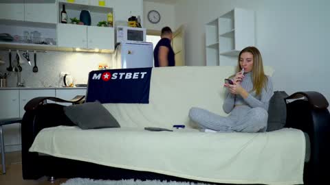 Little Tifany online show from December 11, 3:47 pm