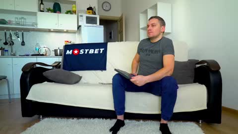 Little Tifany online show from December 17, 9:28 am