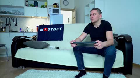 Little Tifany online show from December 20, 8:49 am