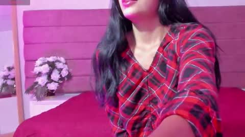 littlevaale online show from December 1, 11:37 am