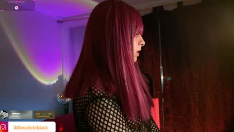 Snapshot of littlevalerie chatting on May 2, 9:36 am Valerie online show from May 2, 9:36 am