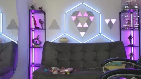 littlevixen18 online show from September 12, 2:17 pm