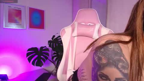 Junne liu online show from November 26, 10:00 pm