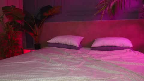 Liv 3 online show from December 4, 2:04 pm