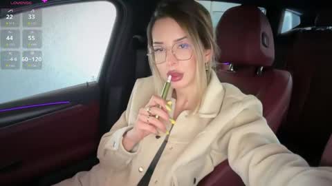 OnlyFans livia77   twitter liv20 4u online show from April 15, 8:32 am