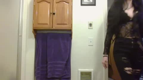 Snapshot of livmirage chatting on January 25, 1:43 am Liv Mirage online show from January 25, 1:43 am