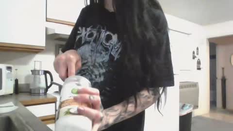 Snapshot of livmirage chatting on January 30, 4:24 pm Liv Mirage online show from January 30, 4:24 pm