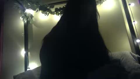 Snapshot of livmirage chatting on October 19, 10:05 am Liv Mirage online show from October 19, 10:05 am