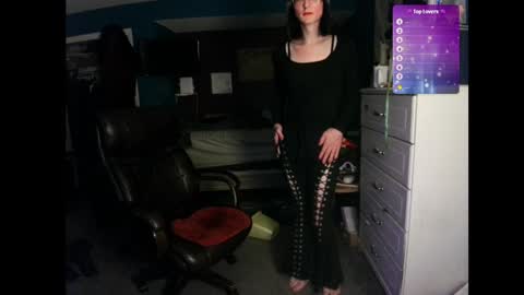 Snapshot of livolioyo chatting on December 6, 10:38 am Livolio online show from December 6, 10:38 am