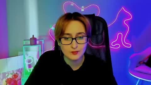 Snapshot of lixeluna chatting on May 1, 6:29 am LixeLuna online show from May 1, 6:29 am