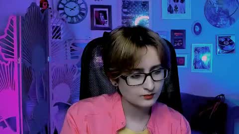 Snapshot of lixeluna chatting on May 11, 6:19 am LixeLuna online show from May 11, 6:19 am