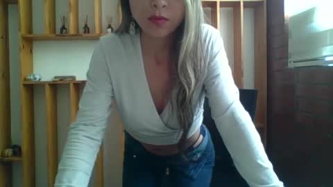 Snapshot of liz_28 chatting on September 18, 3:47 pm liz_28 online show from September 18, 3:47 pm