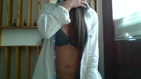 Snapshot of liz_28 chatting on October 2, 2:46 pm liz_28 online show from October 2, 2:46 pm