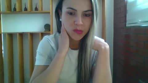 Snapshot of liz_28 chatting on October 20, 8:09 pm liz_28 online show from October 20, 8:09 pm