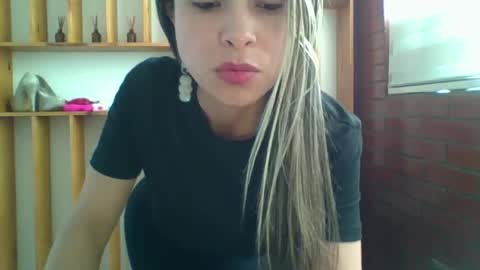 Snapshot of liz_28 chatting on October 27, 4:00 pm liz_28 online show from October 27, 4:00 pm