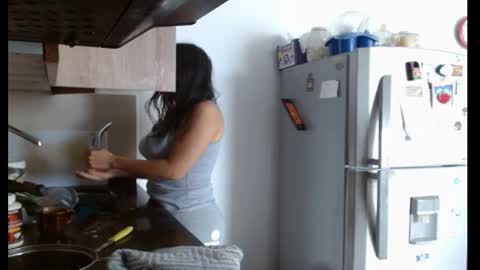 liz_fe online show from April 23, 4:31 pm