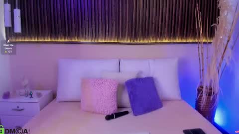 Snapshot of liz_grey_ chatting on July 23, 1:58 am online show from July 23, 1:58 am