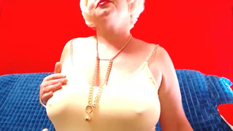 Snapshot of lizabrazzer chatting on May 18, 3:13 am LizaBrazzer online show from May 18, 3:13 am