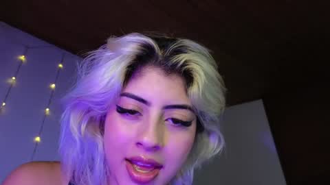 Snapshot of lizambarr chatting on February 5, 10:44 pm Lizeth online show from February 5, 10:44 pm