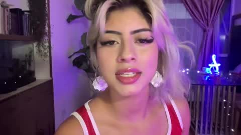 Snapshot of lizambarr chatting on February 6, 11:15 pm Lizeth online show from February 6, 11:15 pm