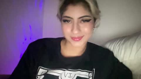 Snapshot of lizambarr chatting on February 23, 3:45 am Lizeth online show from February 23, 3:45 am