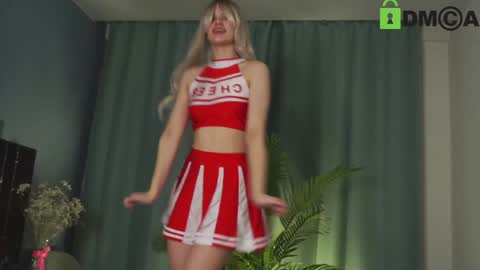 Snapshot of lizbethcoll chatting on January 8, 4:22 pm Sunnheart online show from January 8, 4:22 pm