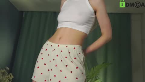 Snapshot of lizbethcoll chatting on January 9, 10:52 pm Sunnheart online show from January 9, 10:52 pm