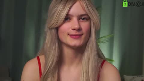 Snapshot of lizbethcoll chatting on January 29, 10:43 pm Sunnheart online show from January 29, 10:43 pm