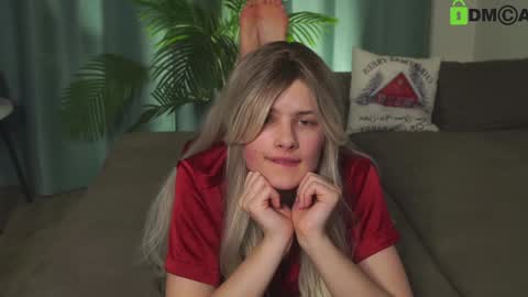 Snapshot of lizbethcoll chatting on February 2, 7:25 pm Sunnheart online show from February 2, 7:25 pm