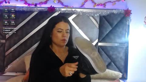 Snapshot of lizha_milf chatting on December 19, 1:07 am Lizha  online show from December 19, 1:07 am