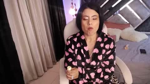 Snapshot of lizha_milf chatting on February 12, 12:05 am Lizha  online show from February 12, 12:05 am