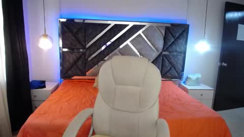 Snapshot of lizha_milf chatting on March 2, 2:43 pm Lizha  online show from March 2, 2:43 pm