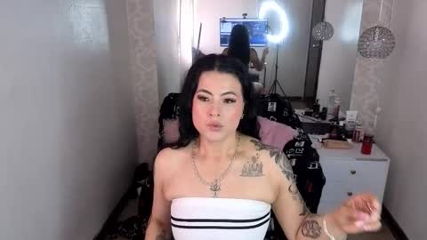 Snapshot of lizha_milf chatting on November 12, 2:17 pm Lizha online show from November 12, 2:17 pm