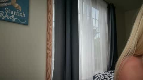 Liz Purr online show from January 9, 6:47 pm