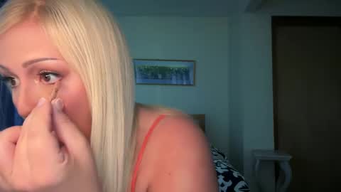 Liz Purr online show from September 19, 7:03 pm