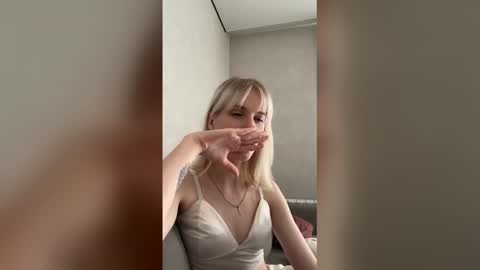 Lizzy online show from August 1, 7:07 am