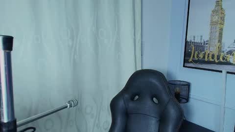 Lizz  online show from December 31, 11:20 am