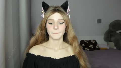 lizza_a online show from April 9, 5:18 pm