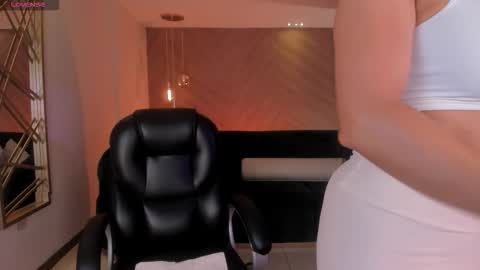 Lizzi  online show from November 20, 9:36 pm