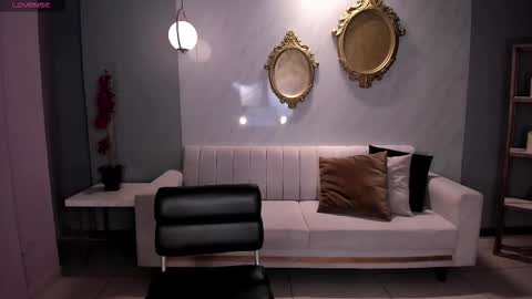 Lizzi  online show from November 24, 9:14 pm