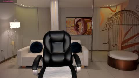 Lizzi  online show from November 25, 8:53 pm