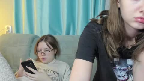 lizzi_muur online show from December 20, 7:28 pm