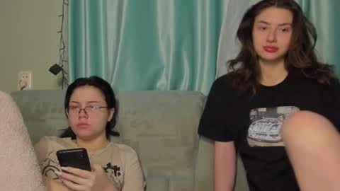 lizzi_muur online show from January 17, 6:23 pm