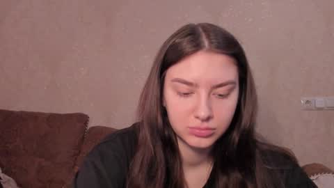 lizzi_muur online show from February 10, 7:45 am